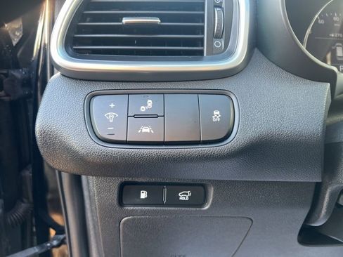 Used 2020 Kia Sorento EX image 21