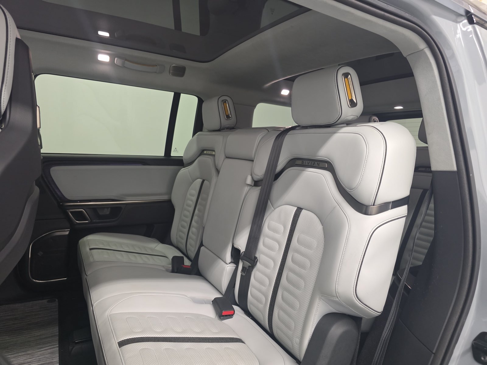 Used 2023 Rivian R1S Adventure Quad AWD/4WD image 21