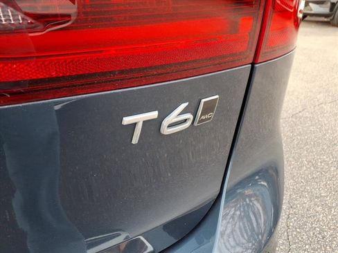 Used 2020 Volvo V90 T6 Cross Country image 10