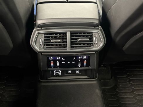 Used 2024 Lamborghini Urus S image 27