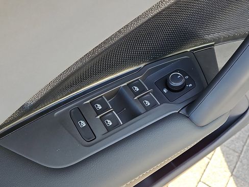 New 2026 Volkswagen Tiguan SE image 15