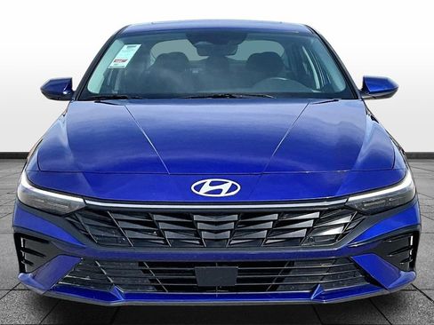 Used 2025 Hyundai Elantra SEL image 3