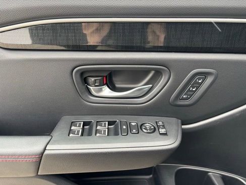 Used 2025 Honda Pilot Black Edition image 19