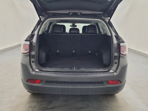 Used 2019 Jeep Compass Latitude image 29