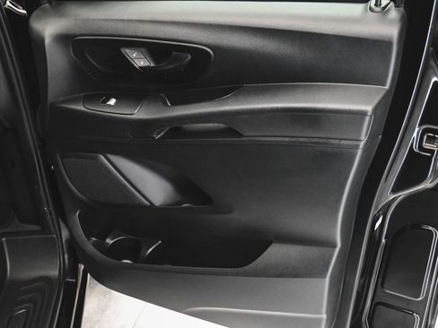 Used 2023 Mercedes-Benz Metris Passenger image 10