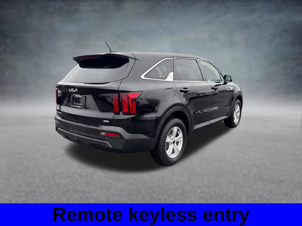 Used 2023 Kia Sorento LX AWD/4WD image 7