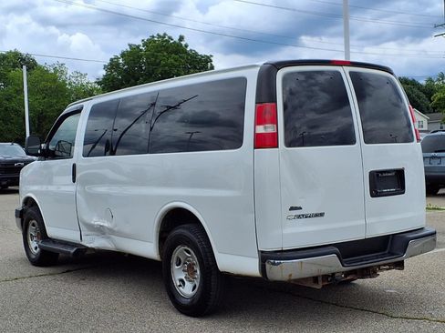 Used 2017 Chevrolet Express 3500 LT w/ LT Preferred Equipment Group RWD image 7