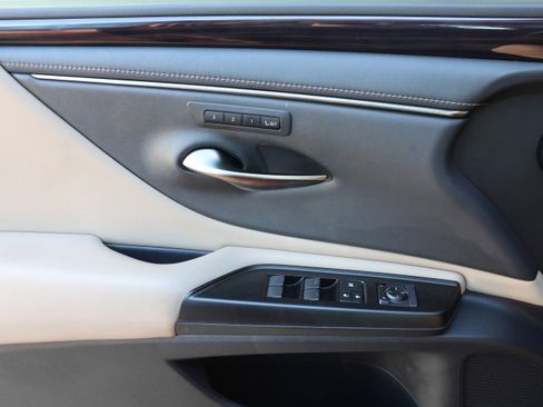 Used 2019 Lexus ES 350 image 12