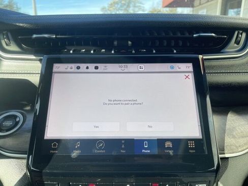 Used 2024 Jeep Grand Cherokee Limited w/ Black Appearance Package image 32