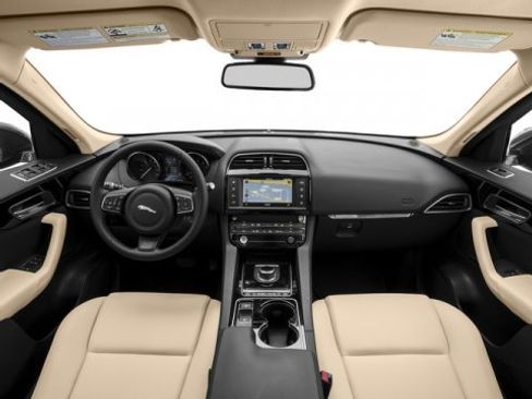 Used 2017 Jaguar F-PACE Prestige image 8