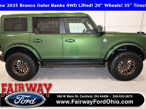 New 2025 Ford Bronco Outer Banks image 1