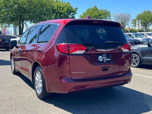 Used 2017 Chrysler Pacifica LX FWD image 11