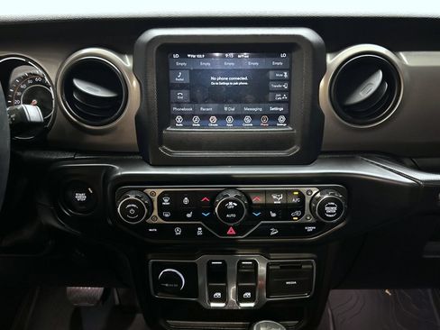 Used 2020 Jeep Wrangler Sport AWD/4WD image 13