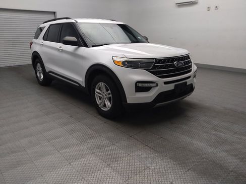 Used 2020 Ford Explorer XLT w/ Equipment Group 202A RWD image 13