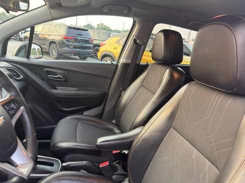Certified 2019 Chevrolet Trax LT w/ Redline Edition FWD image 25