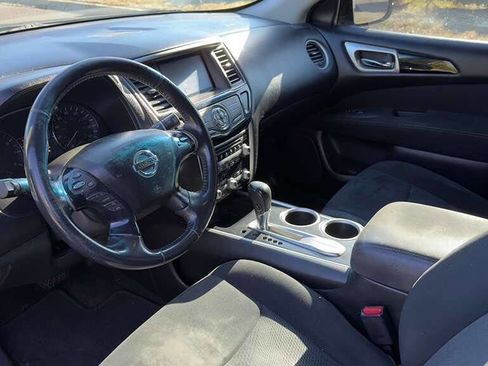 Used 2015 Nissan Pathfinder SV w/ Cargo Package image 12