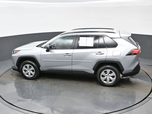 Used 2021 Toyota RAV4 LE image 35