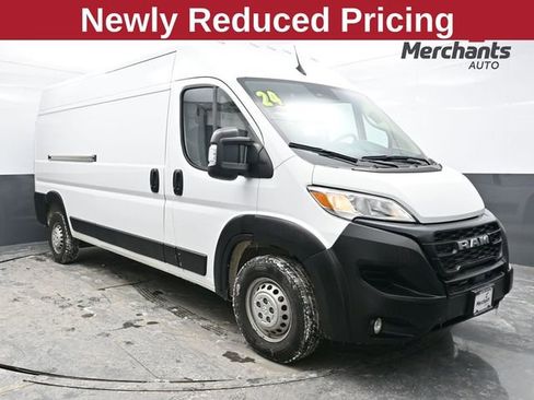Used 2024 RAM ProMaster 2500 w/ Convenience Group FWD image 1