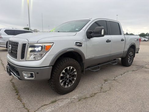 Used 2017 Nissan Titan PRO-4X w/ Pro-4x Convenience Package AWD/4WD image 1