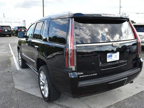 Used 2020 Cadillac Escalade Premium Luxury AWD/4WD image 8