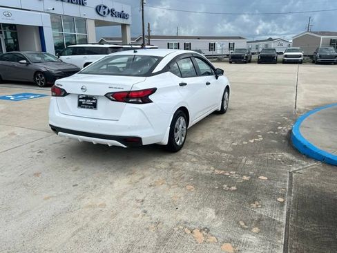 Used 2020 Nissan Versa S FWD image 7