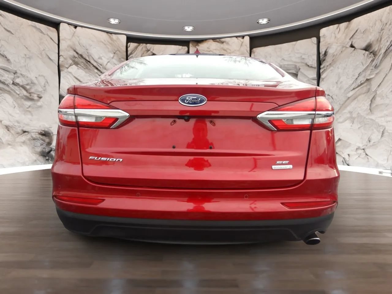 Used 2019 Ford Fusion SE FWD image 7