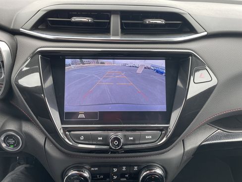 Used 2022 Chevrolet TrailBlazer RS w/ Technology Package image 3