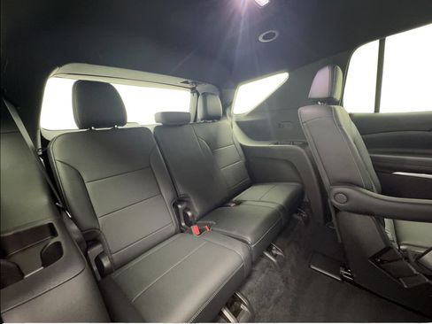 Used 2026 Chevrolet Traverse LT FWD image 28
