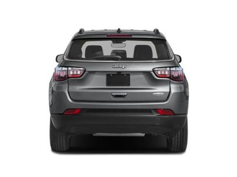 Used 2022 Jeep Compass Latitude w/ Convenience Group FWD image 5