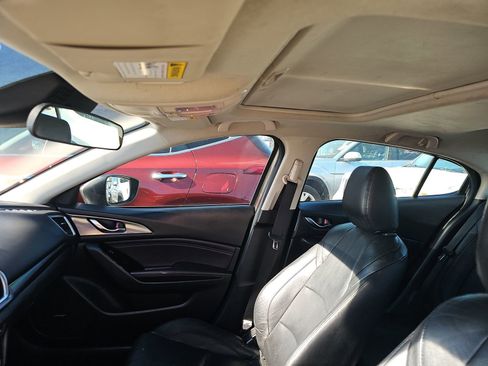 Used 2018 MAZDA MAZDA3 Grand Touring image 42