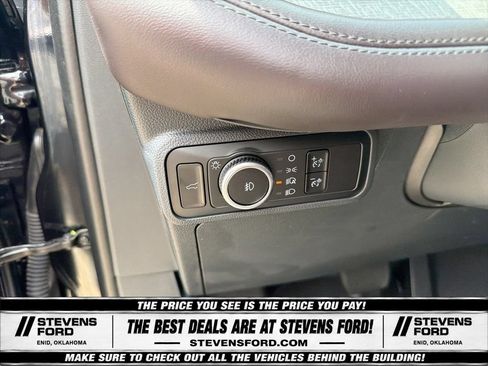 Used 2025 Ford Explorer Platinum AWD/4WD image 22