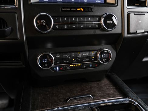 Used 2020 Ford Expedition Limited w/ Equipment Group 301A image 26