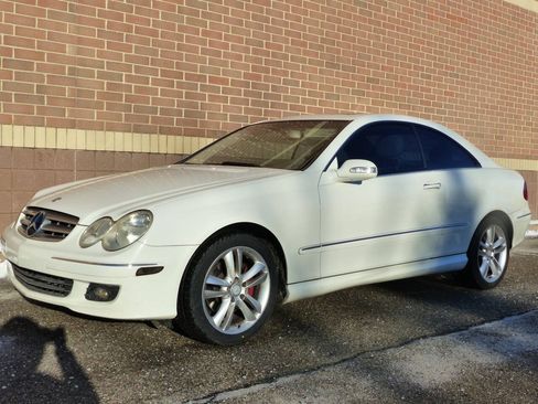 Used 2009 Mercedes-Benz CLK 350 Coupe image 5