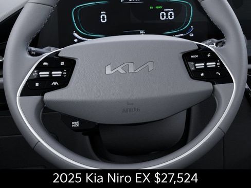 Used 2025 Kia Niro EX FWD image 22