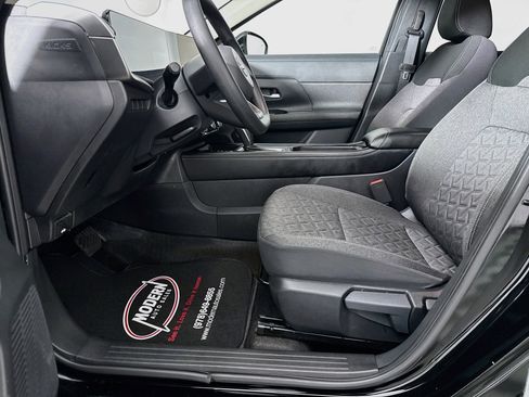 Used 2025 Nissan Kicks SV AWD/4WD image 20