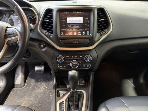 Used 2015 Jeep Cherokee Limited image 20