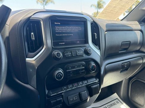 Used 2022 Chevrolet Silverado 2500 LT AWD/4WD image 16