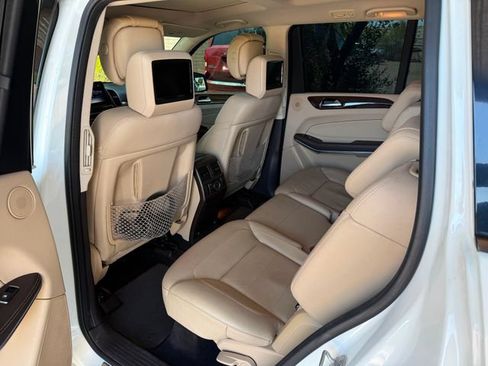 Used 2017 Mercedes-Benz GLS 550 4MATIC w/ Driver Assistance Package image 39
