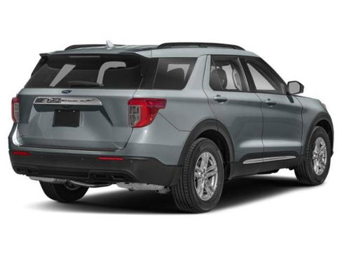 Used 2023 Ford Explorer XLT w/ Equipment Group 202A AWD/4WD image 2