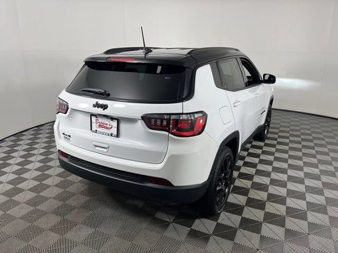 Used 2023 Jeep Compass Latitude w/ Convenience Group AWD/4WD image 7