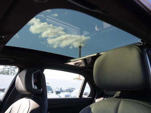 New 2026 BMW 740i w/ Premium Package image 16