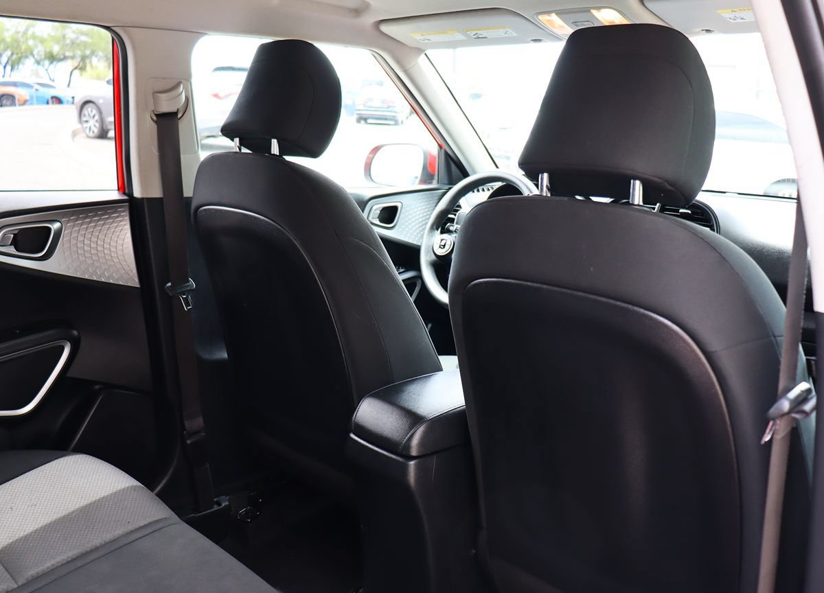 Used 2020 Kia Soul LX FWD image 28