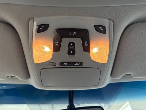 Used 2014 Toyota Sienna XLE w/ Entertainment Package FWD image 22