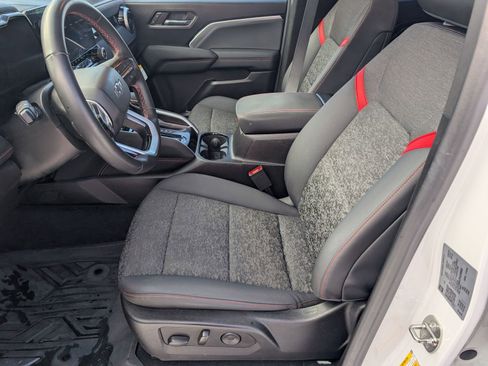 Used 2023 Chevrolet Colorado Z71 w/ Z71 Convenience Package 2 image 9