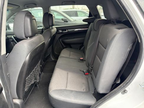 Used 2013 Kia Sorento LX w/ Convenience Pkg AWD/4WD image 7