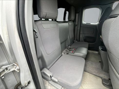 Used 2010 Toyota Tacoma 4x4 Access Cab V6 image 24