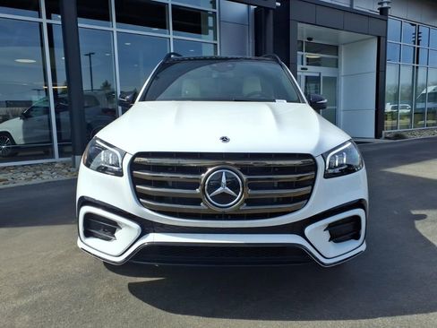 New 2026 Mercedes-Benz GLS 580 4MATIC image 9