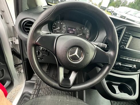 Used 2019 Mercedes-Benz Metris image 12