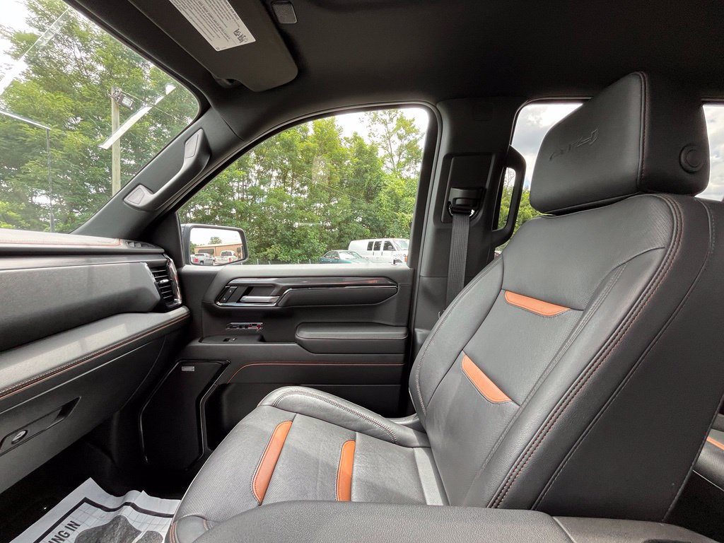 Used 2024 GMC Sierra 1500 AT4 w/ Technology Package AWD/4WD image 27