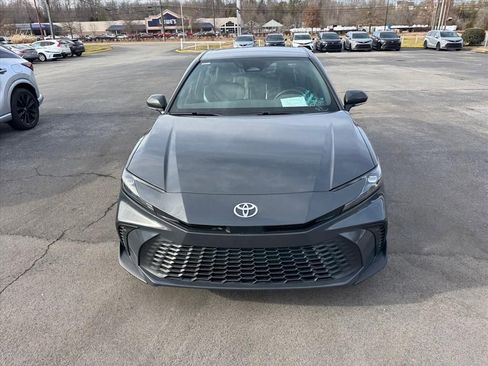 Certified 2025 Toyota Camry SE image 5